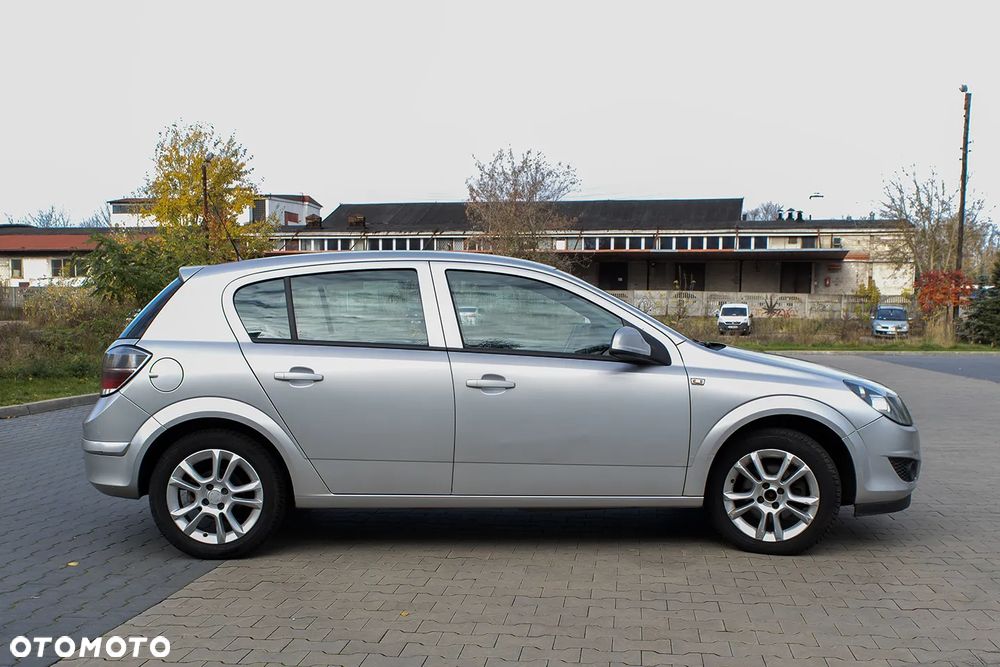 Opel Astra - 2