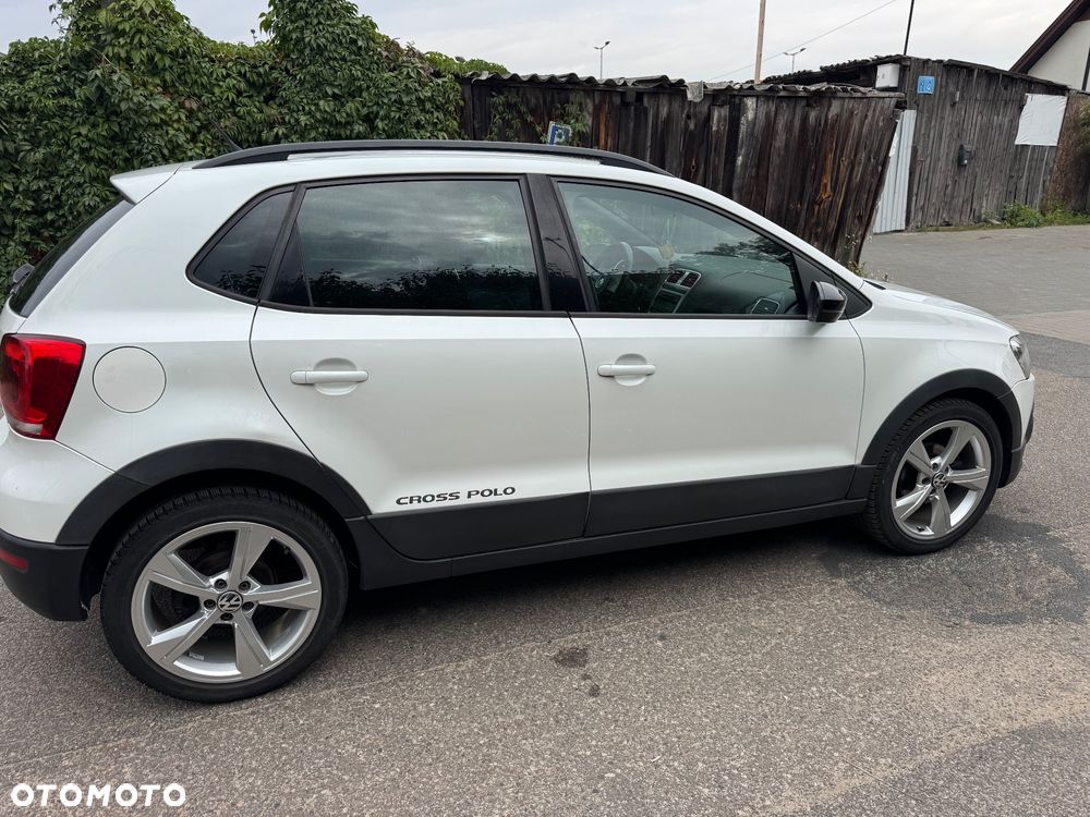 Volkswagen Polo 1.6 TDI DSG Cross Urban White - 9