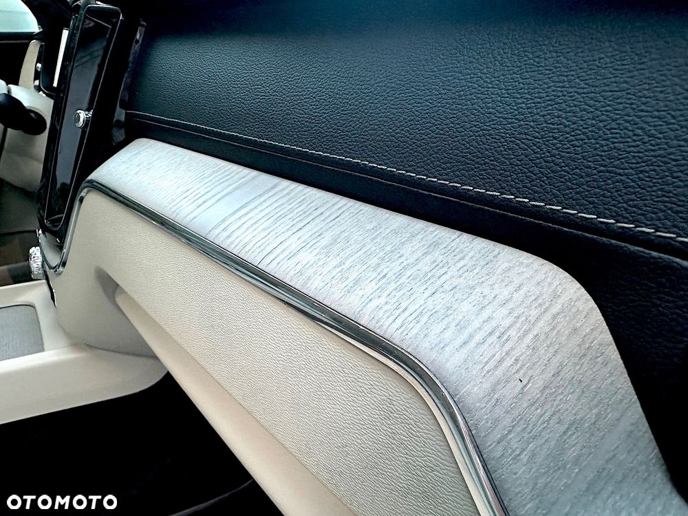 Volvo XC 60 T8 AWD Plug-In Hybrid Inscription Expression - 27