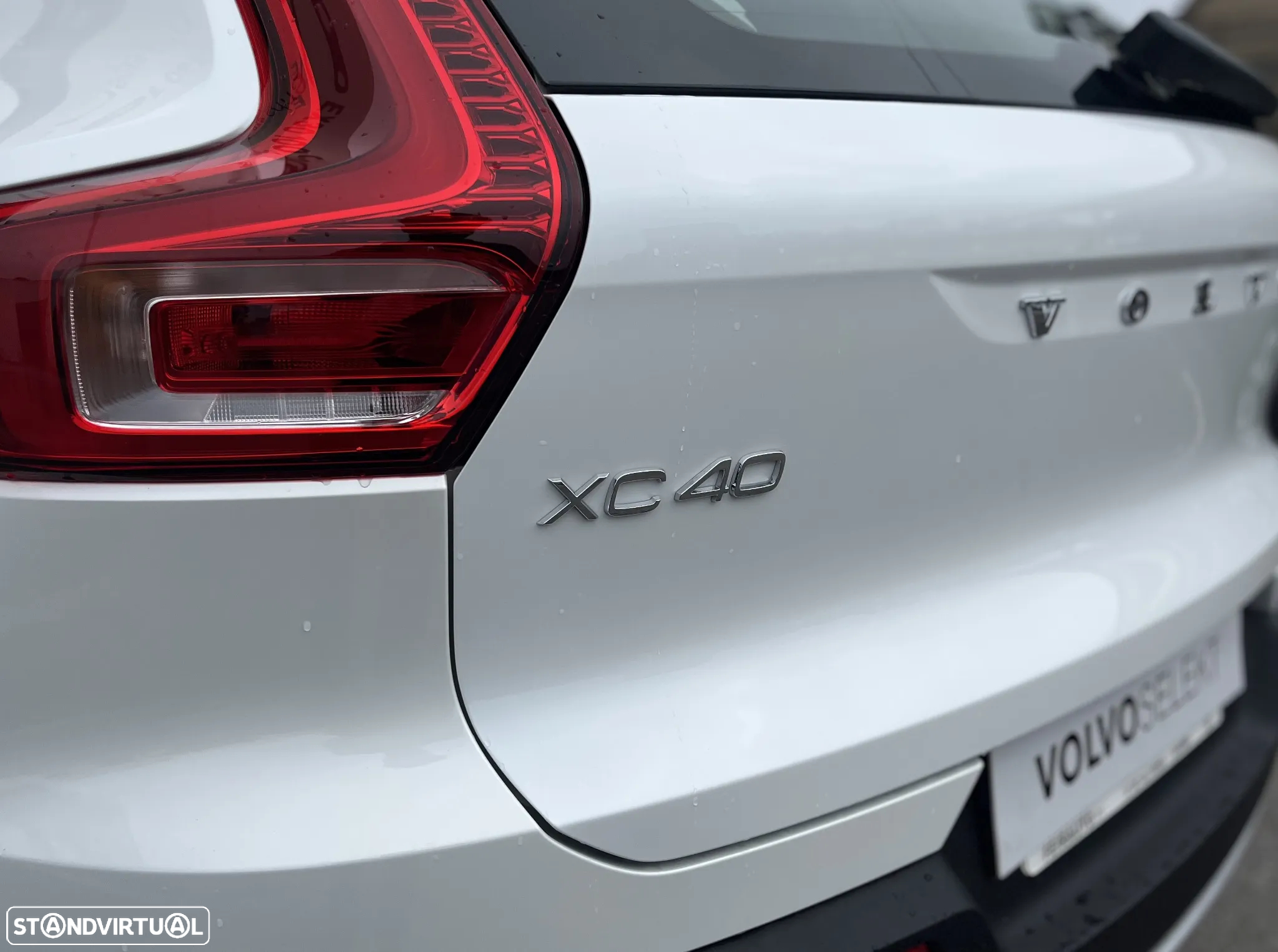 Volvo XC 40 2.0 B3 Essential - 11