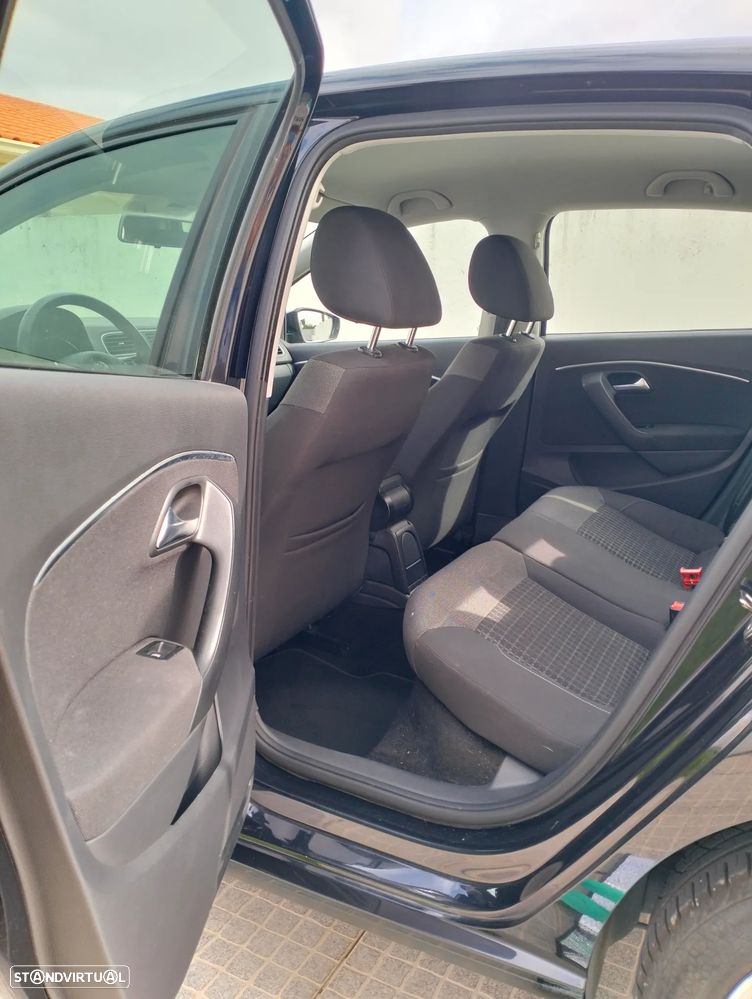Volkswagen Polo 1.0 Confortline — fotografia 8