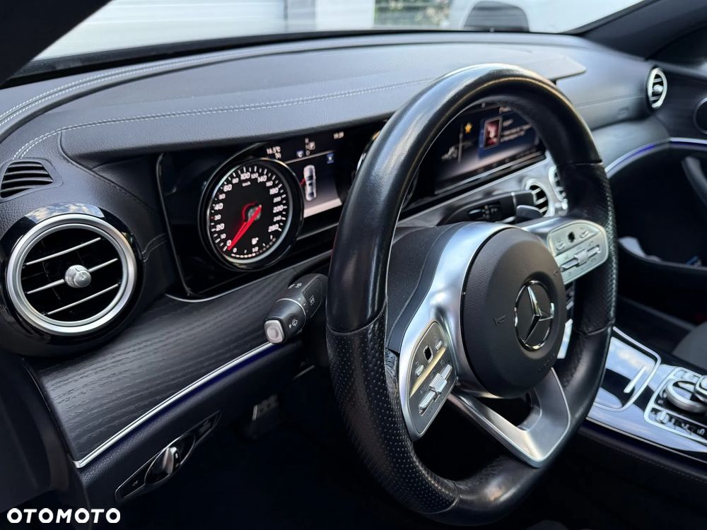 Mercedes-Benz Klasa E 220 d 4-Matic 9G-TRONIC - 9