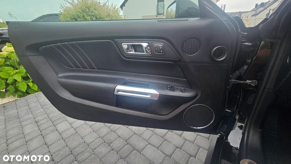 Ford Mustang 5.0 V8 GT - 14