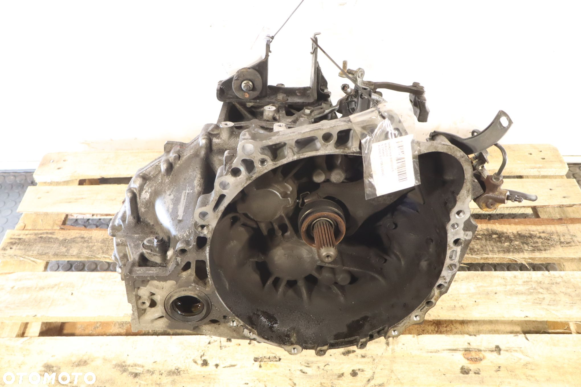 SKRZYNIA BIEGÓW 5 BIEGOWA TOYOTA AVENSIS II T25 2.0D4D 25150-2K - 5