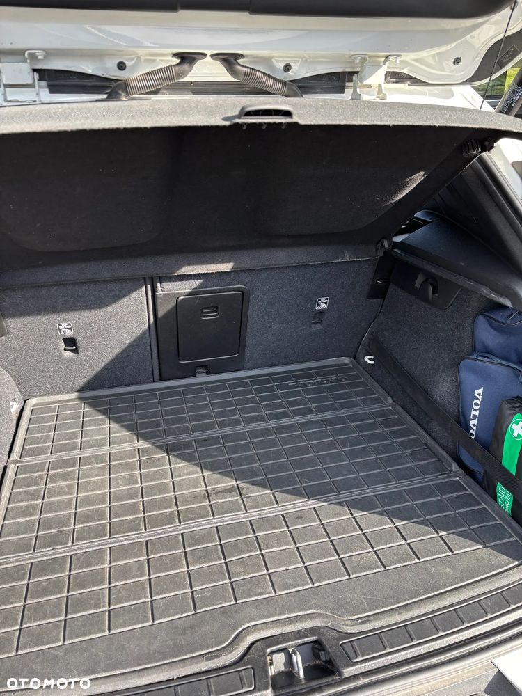 Volvo XC 40 T3 Momentum - 22