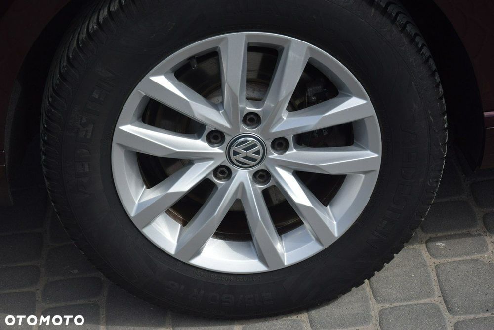 Volkswagen Passat - 14