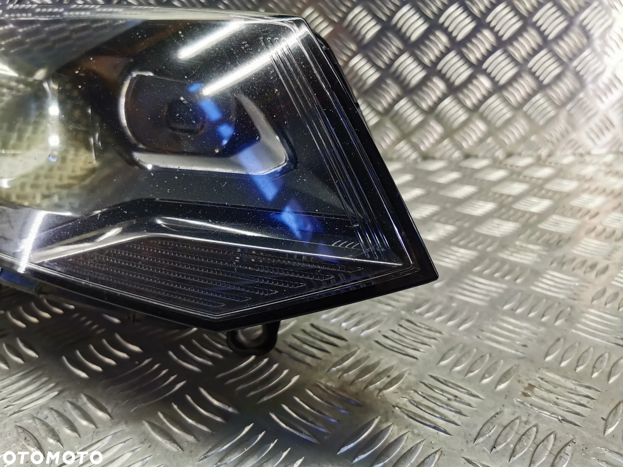 VW TOUAREG 7P 10-18R LAMPA PRZOD PRAWA REFLEKTOR KLOSZ BI-XENON LED 7P2941752 KOMPLETNA - 2
