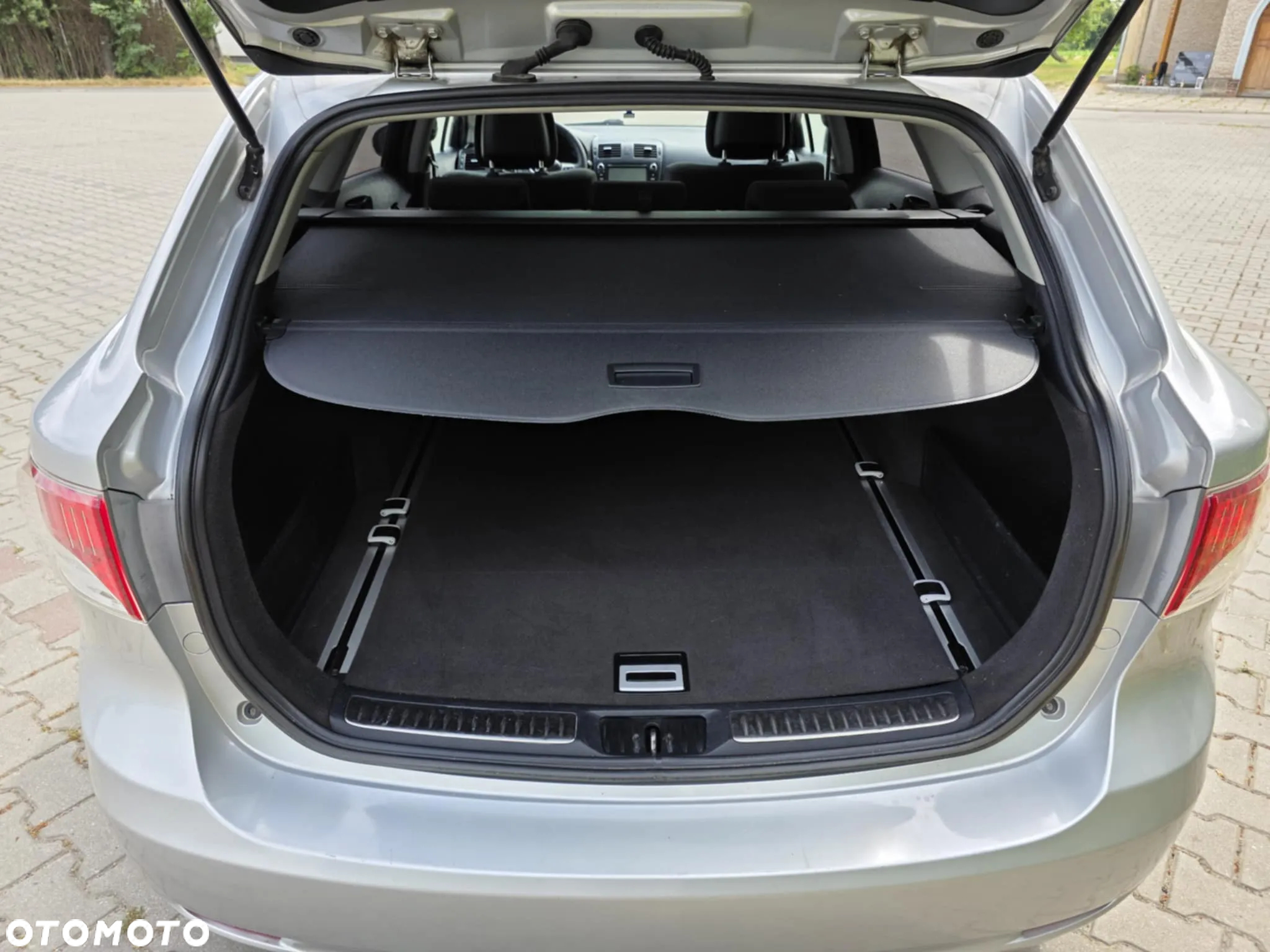 Toyota Avensis - 28