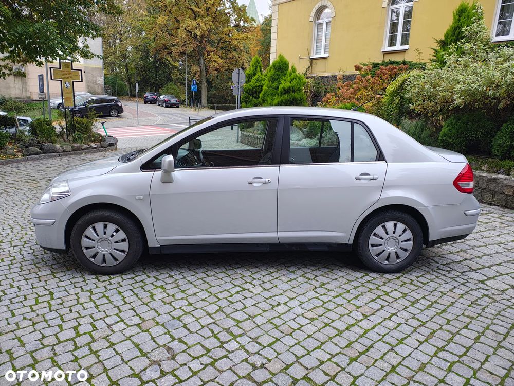 Nissan Tiida 1.8 acenta - 10
