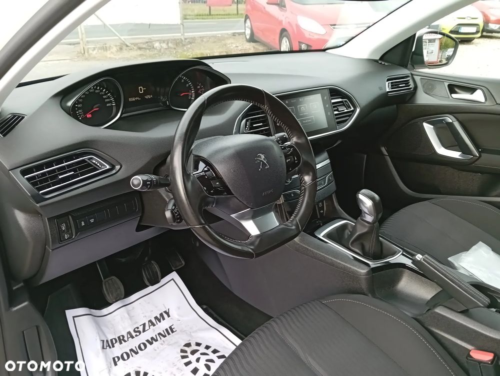 Peugeot 308 1.2 PureTech Allure S&S - 5