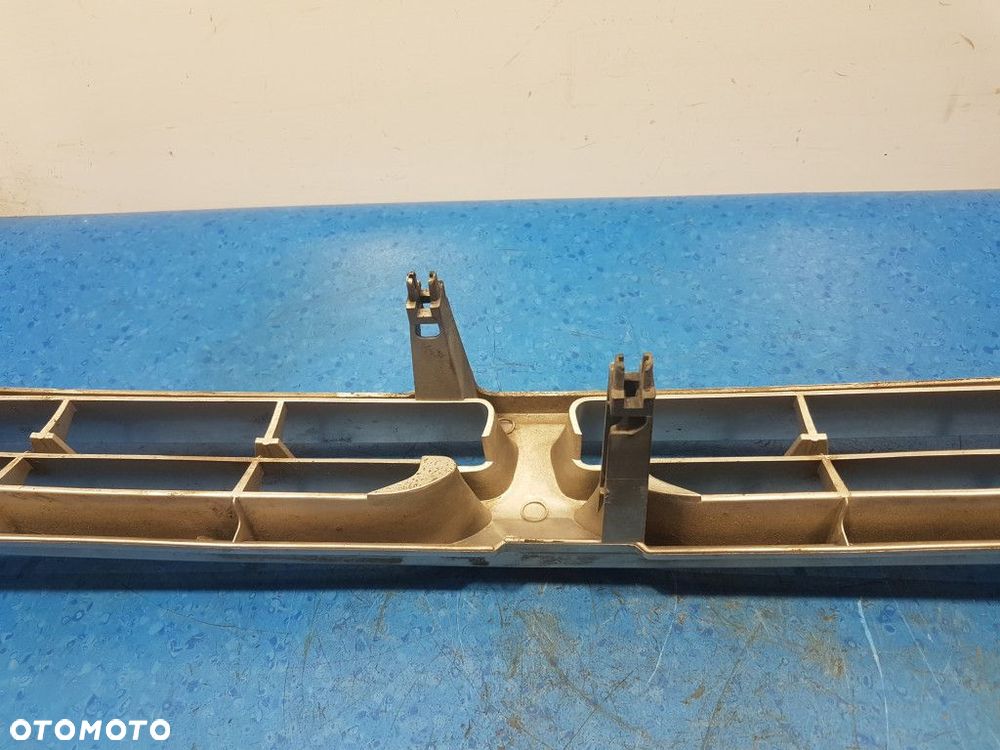 MITSUBISHI LANCER V ATRAPA / GRILL - 9