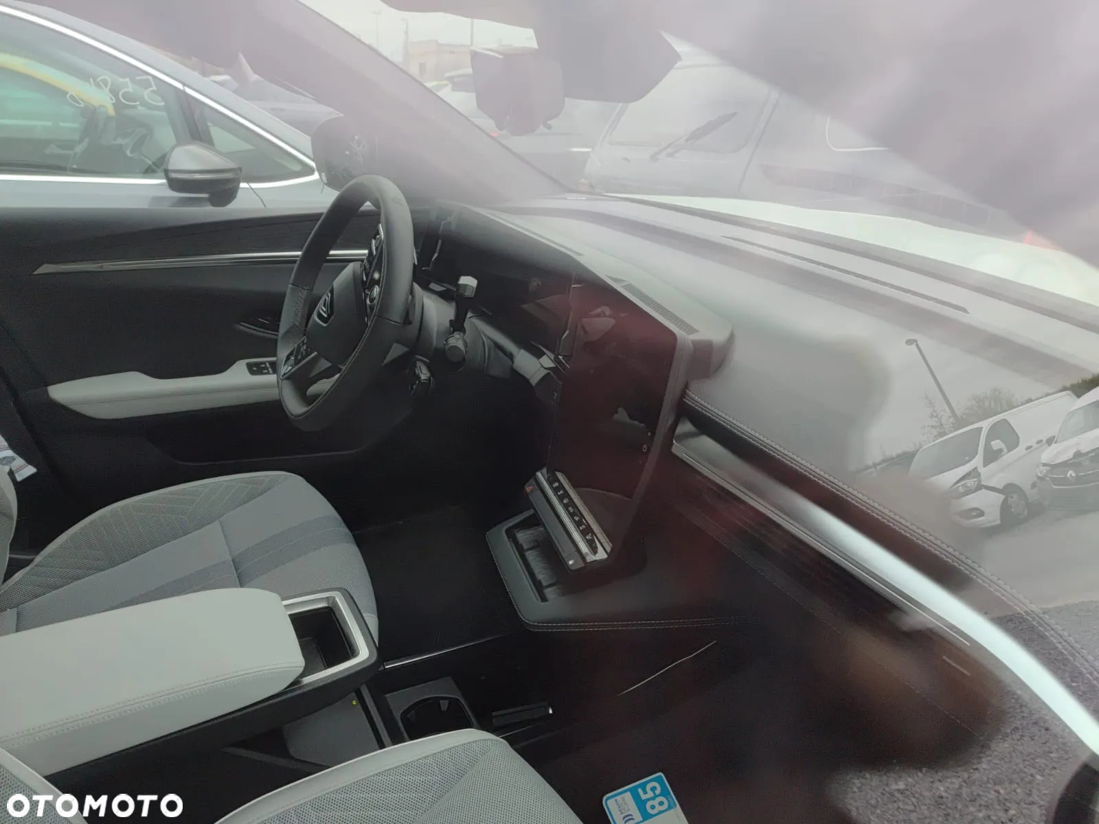 Renault Scenic E-Tech 220 Long Range Techno - 16