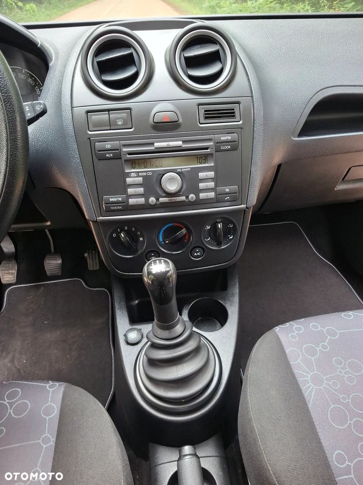 Ford Fiesta - 18