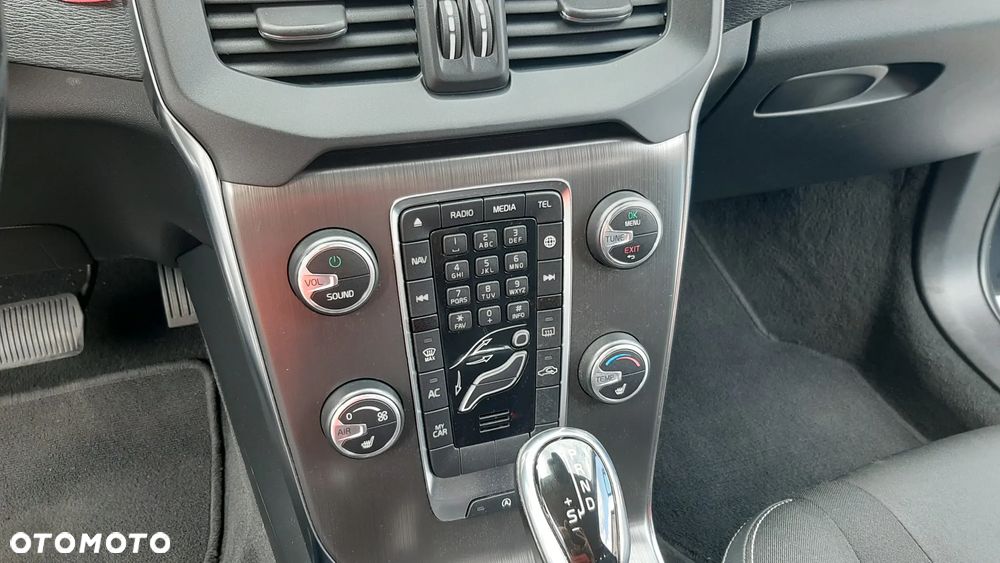 Volvo V40 T4 Momentum - 9