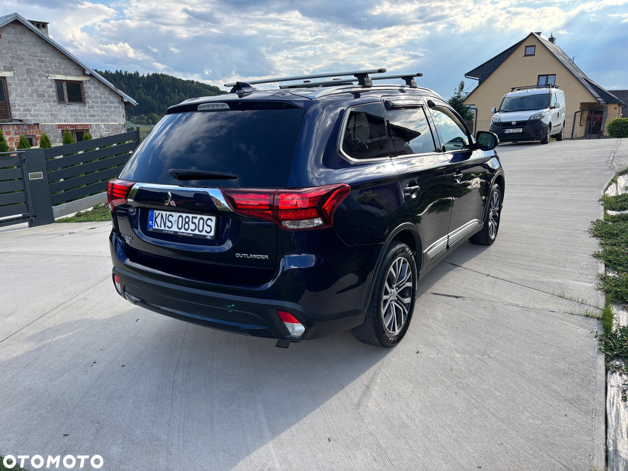 Mitsubishi Outlander - 12