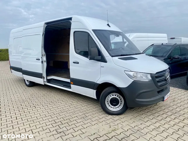 Mercedes-Benz Sprinter - 2
