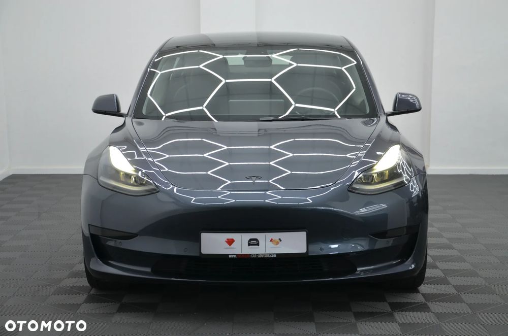 Tesla Model 3 Standard Reichweite Plus Hinterradantrieb - 3
