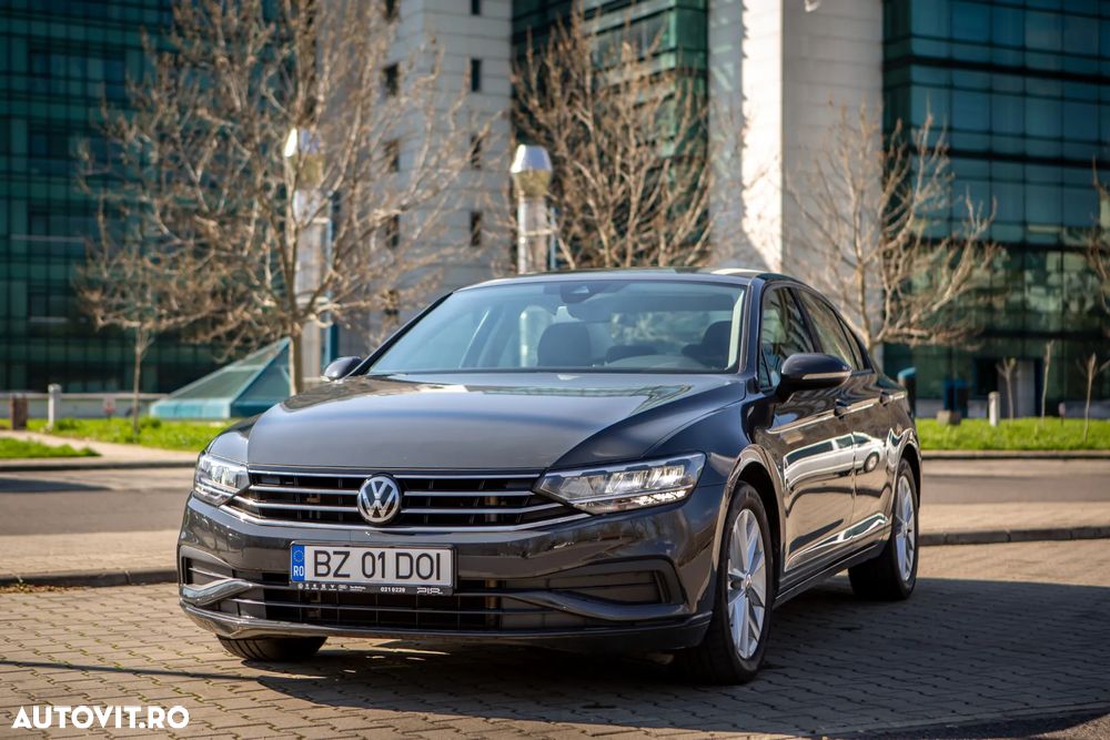 Volkswagen Passat - 1