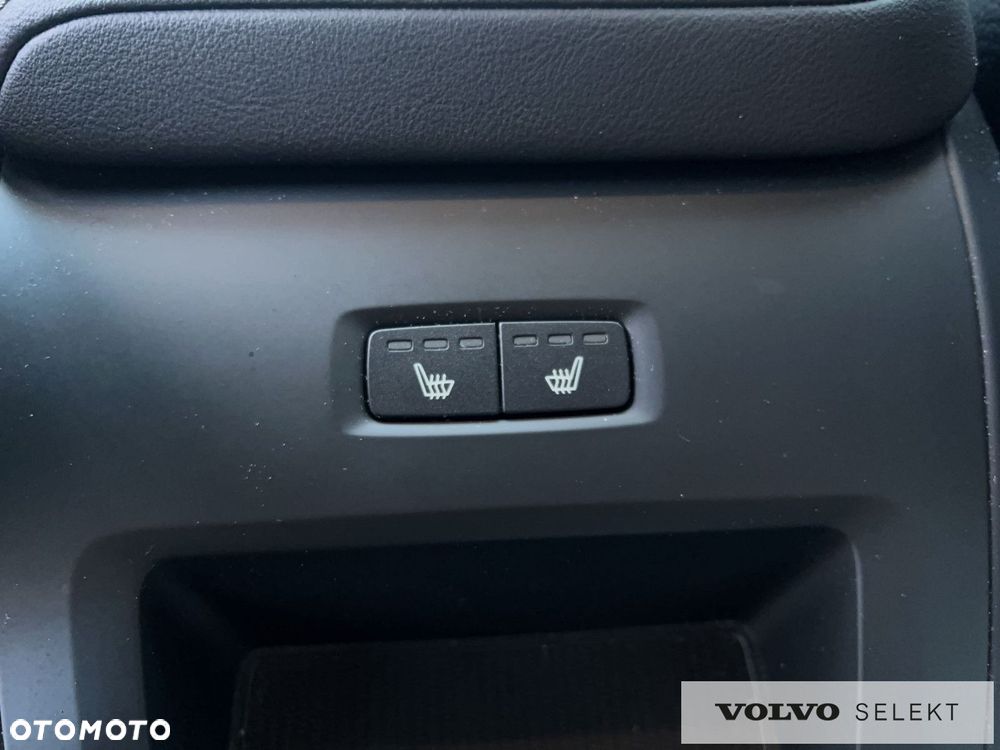 Volvo XC 60 B5 B AWD Plus Dark - 22