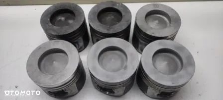 TŁOK BMW 3,0D N57_F10 F11 F25_MAHLE 84L110_SUPER STAN - 1