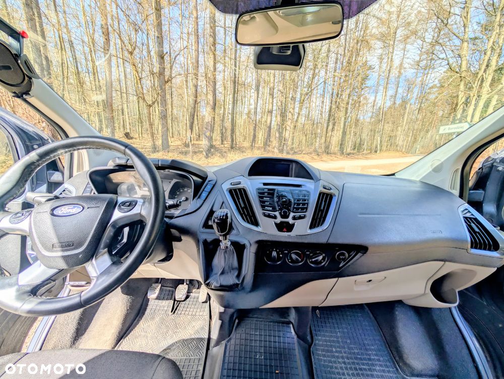 Ford Tourneo Custom - 16