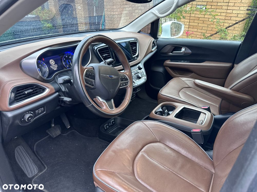 Chrysler Pacifica - 6