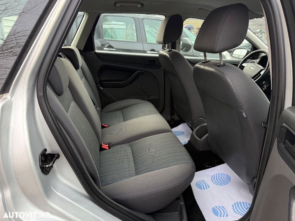 Ford Focus Turnier 1.6 16V Connection - 16