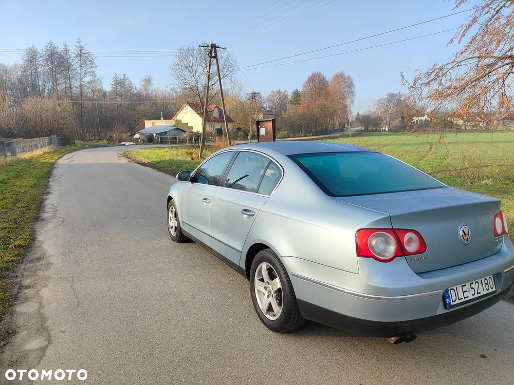 Volkswagen Passat 2.0 FSI Comfortline - 14