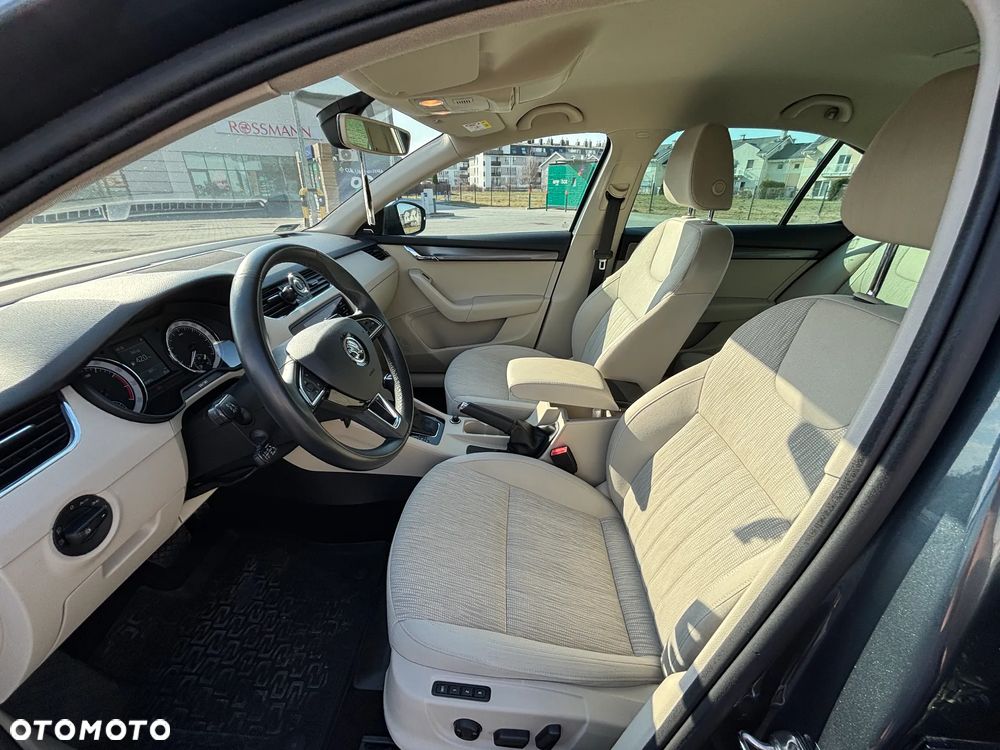 Skoda Octavia 1.5 TSI ACT Style DSG - 10
