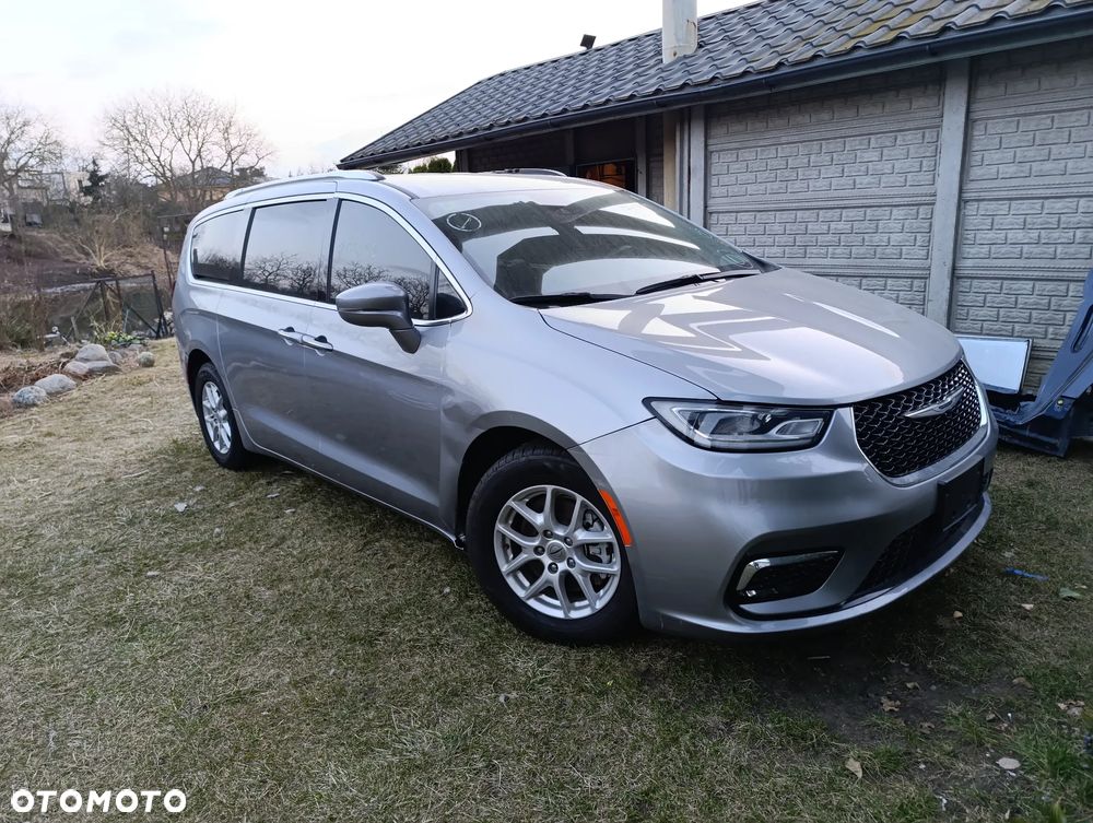 Chrysler Pacifica - 1