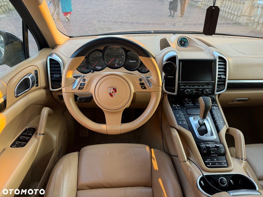 Porsche Cayenne - 35