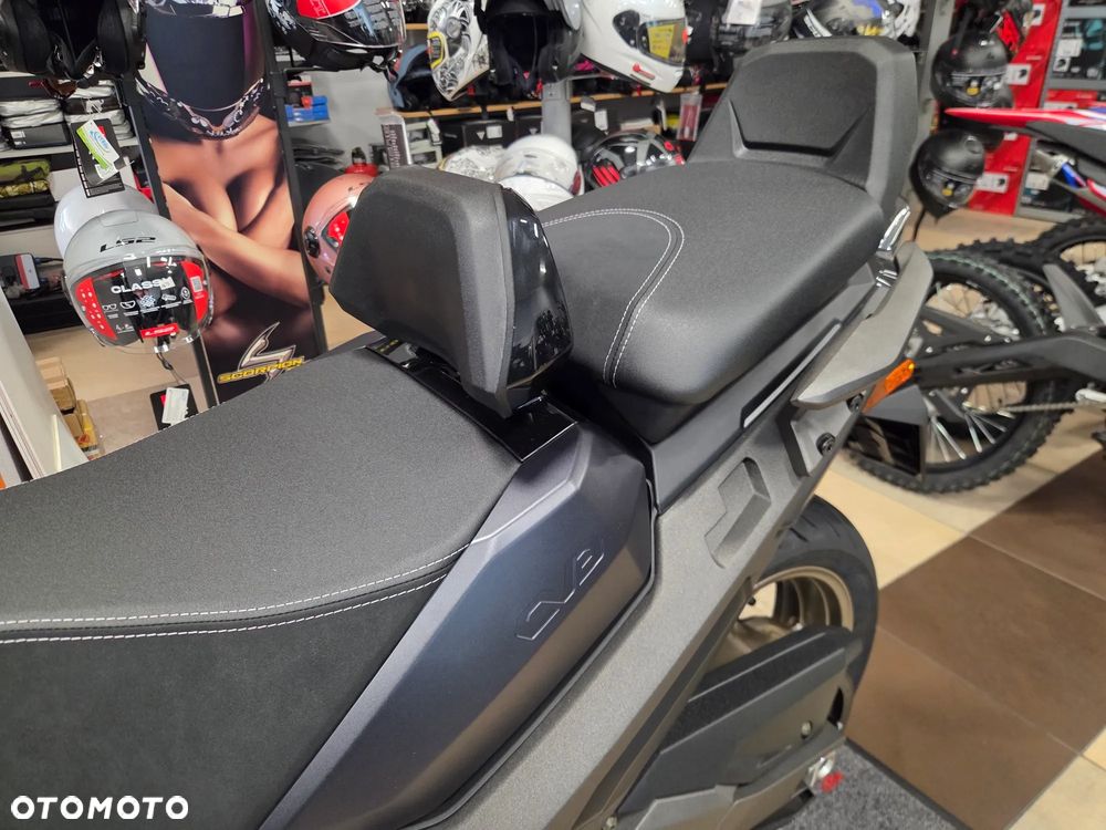 Kymco CV3 - 11