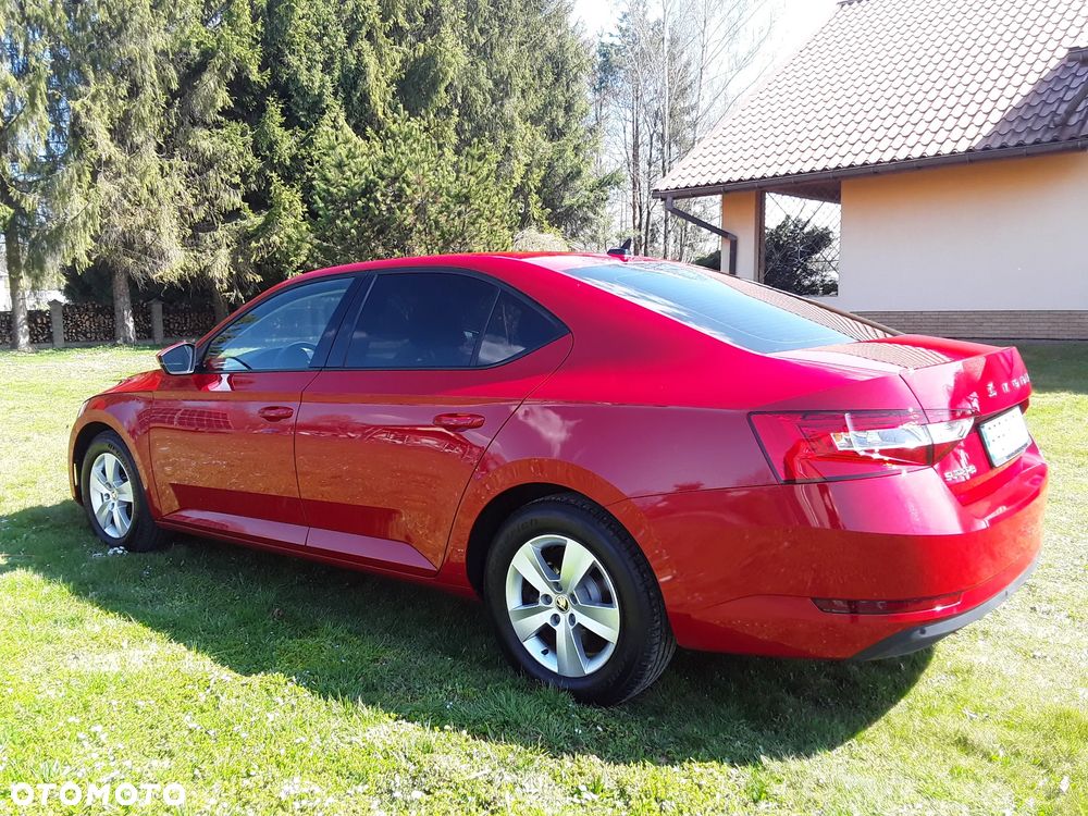 Skoda Superb 2.0 TDI SCR Style DSG - 4