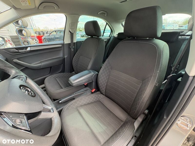 Skoda RAPID 1.0 TSI Style DSG - 18