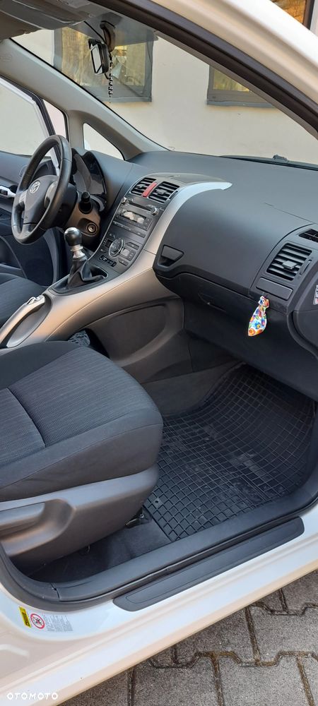 Toyota Auris 1.33 VVT-i - 14