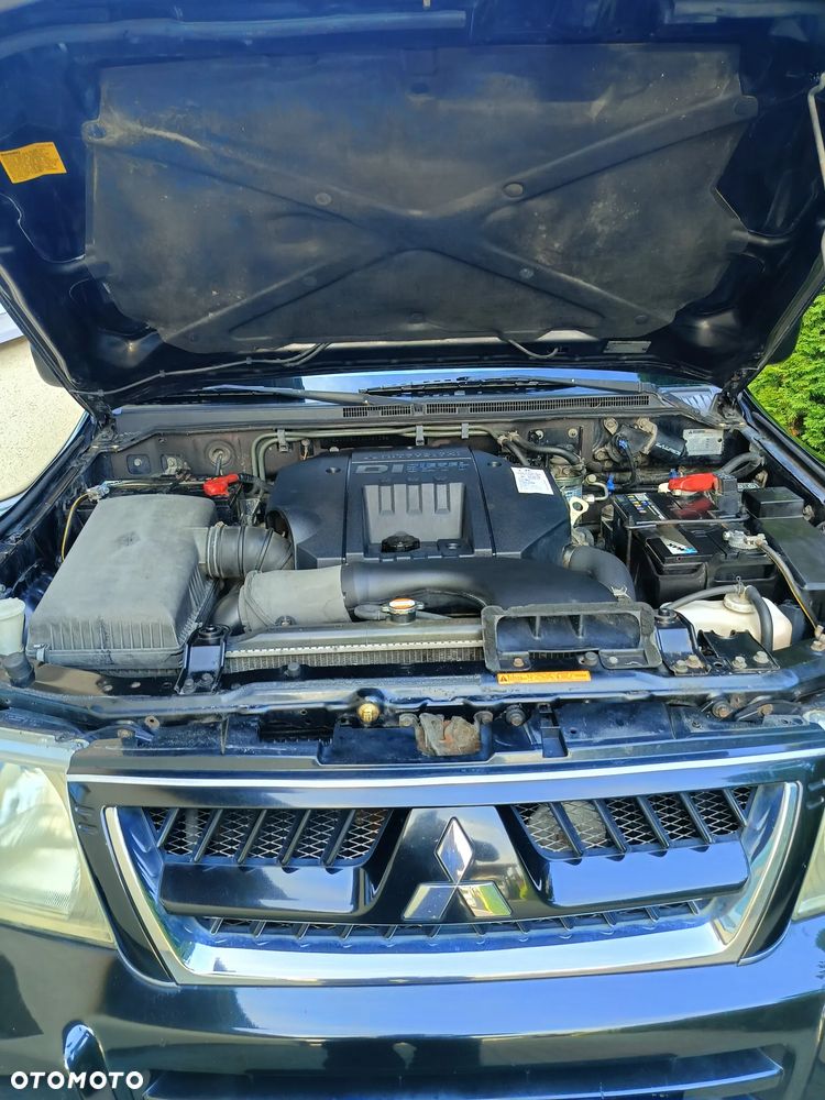 Mitsubishi Pajero - 22