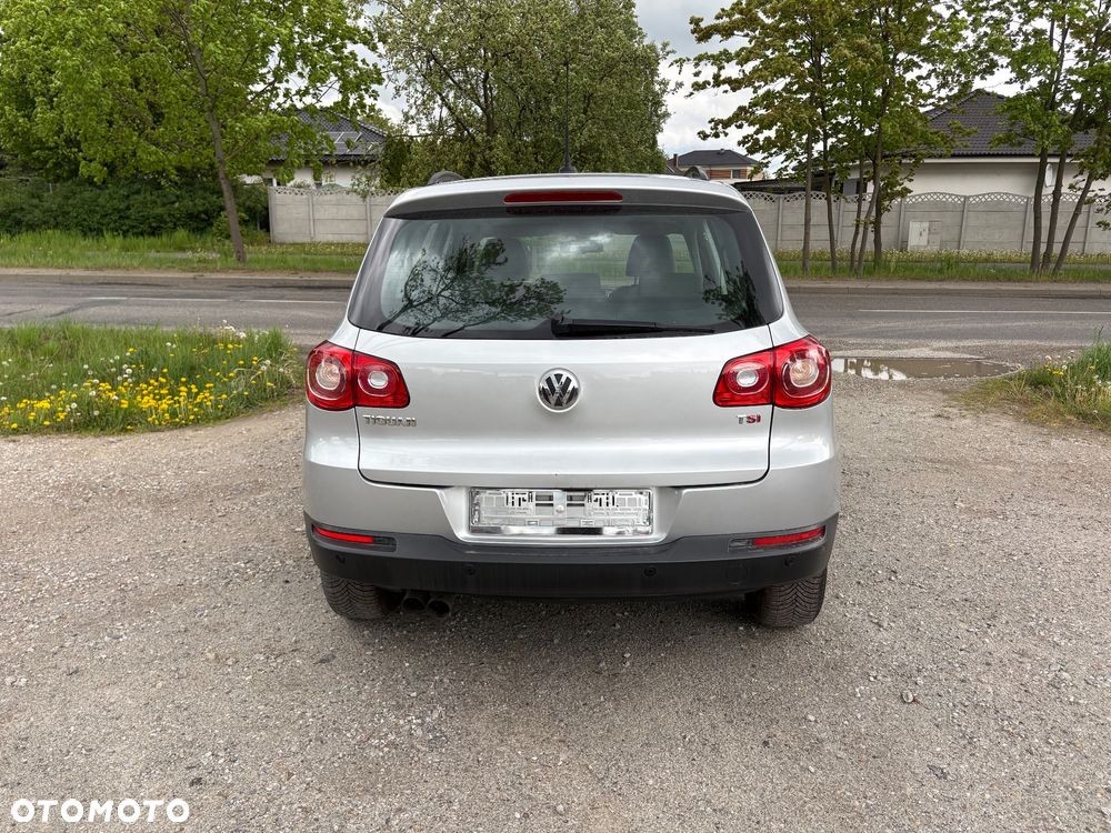Volkswagen Tiguan - 8