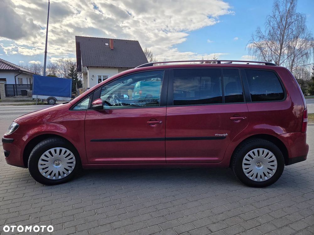 Volkswagen Touran - 10