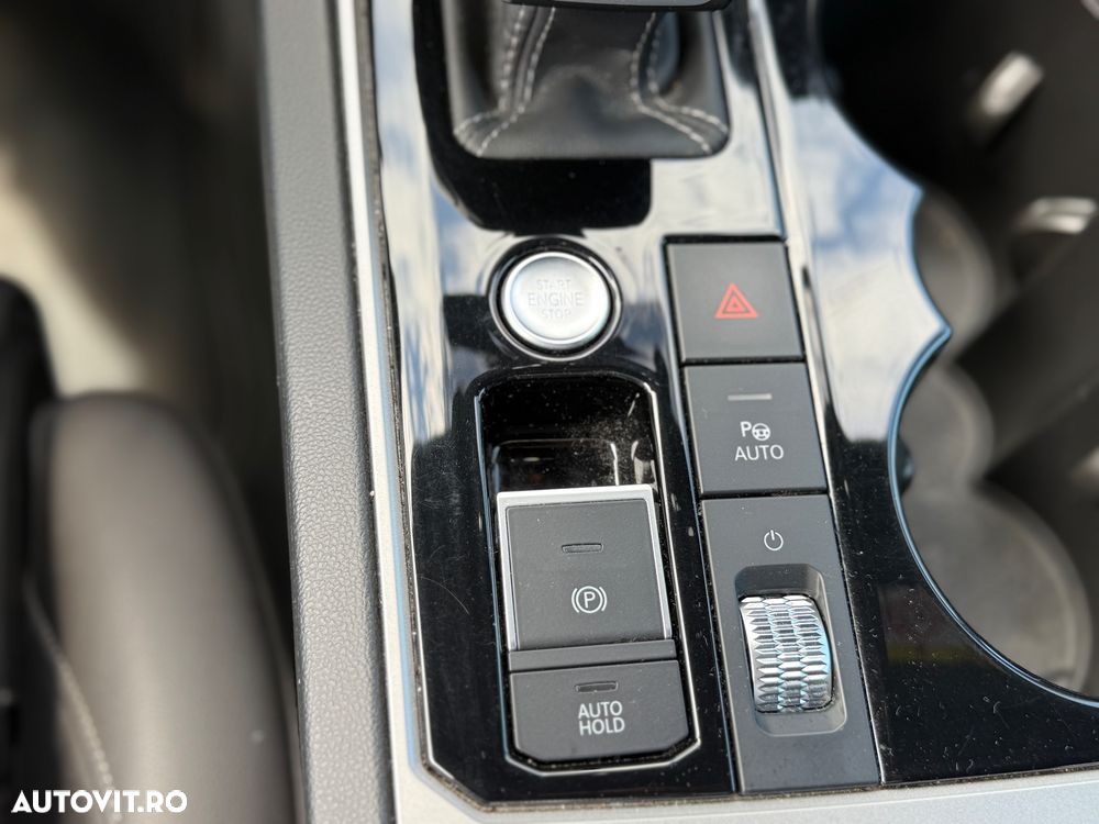 Volkswagen Touareg V6 TSI R-Style - 9