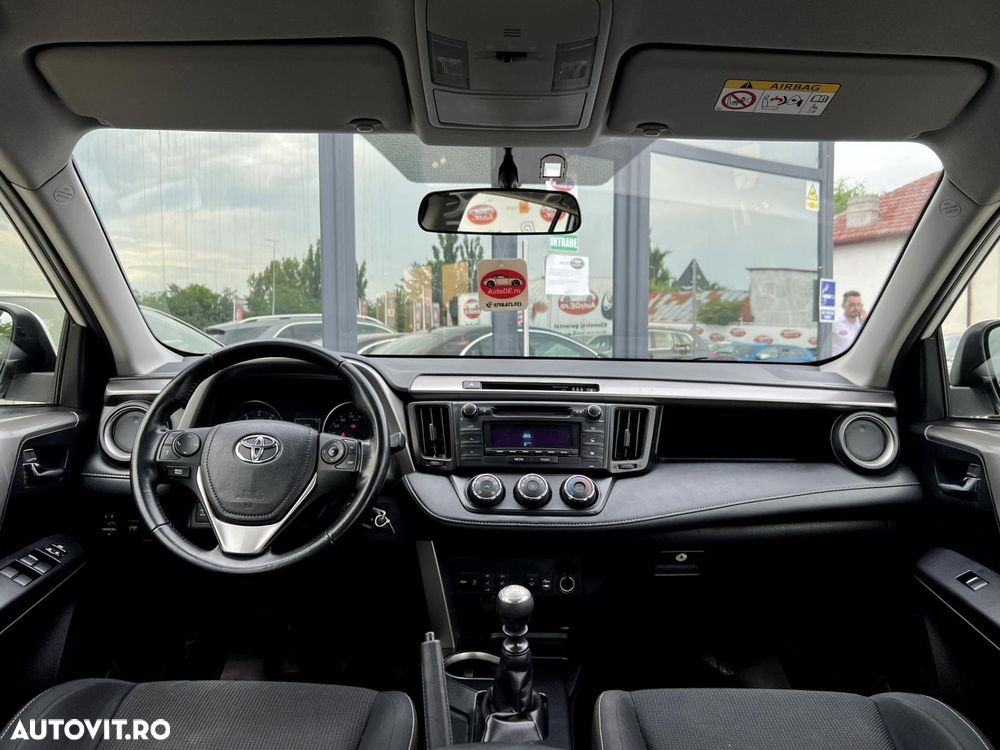 Toyota RAV4 - 8