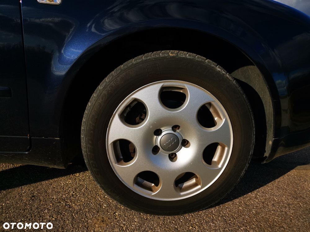 Audi A4 Limousine - 11