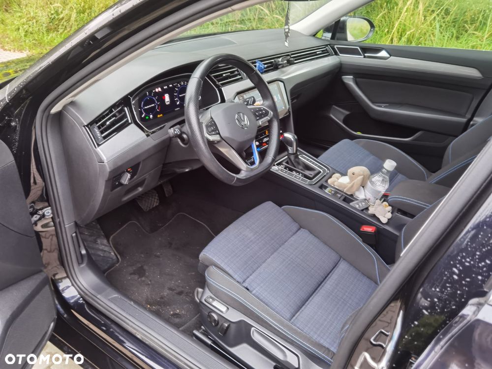 Volkswagen Passat - 5