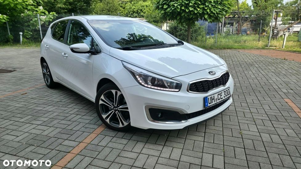 Kia Ceed 1.6 CRDi 136 ISG Spirit - 1