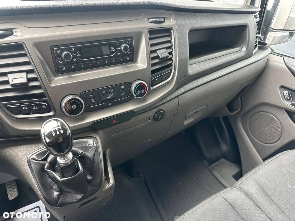 Ford TOURNEO CUSTOM - 20