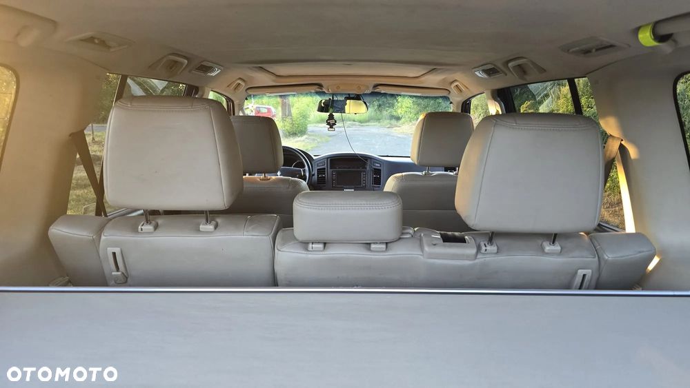 Mitsubishi Pajero 3.2 DID Elegance - 11