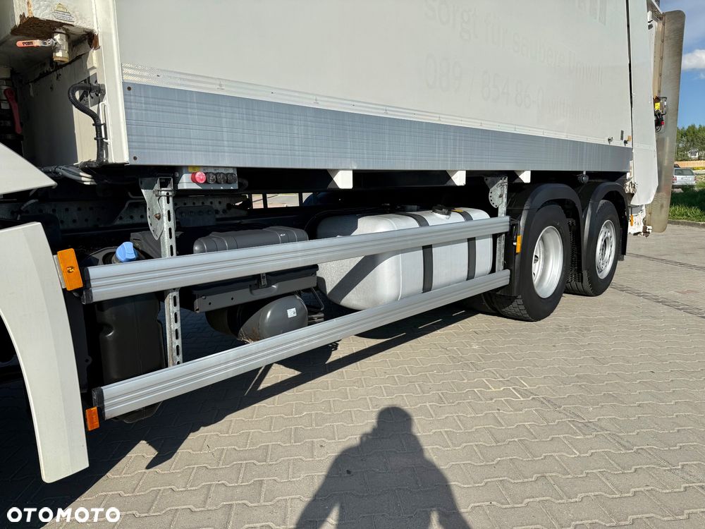 Mercedes-Benz Antos 2533 *Śmieciarka, ZOELLER MEDIUM XL 23, Euro 6, 158tyś Przebiegu* - 16