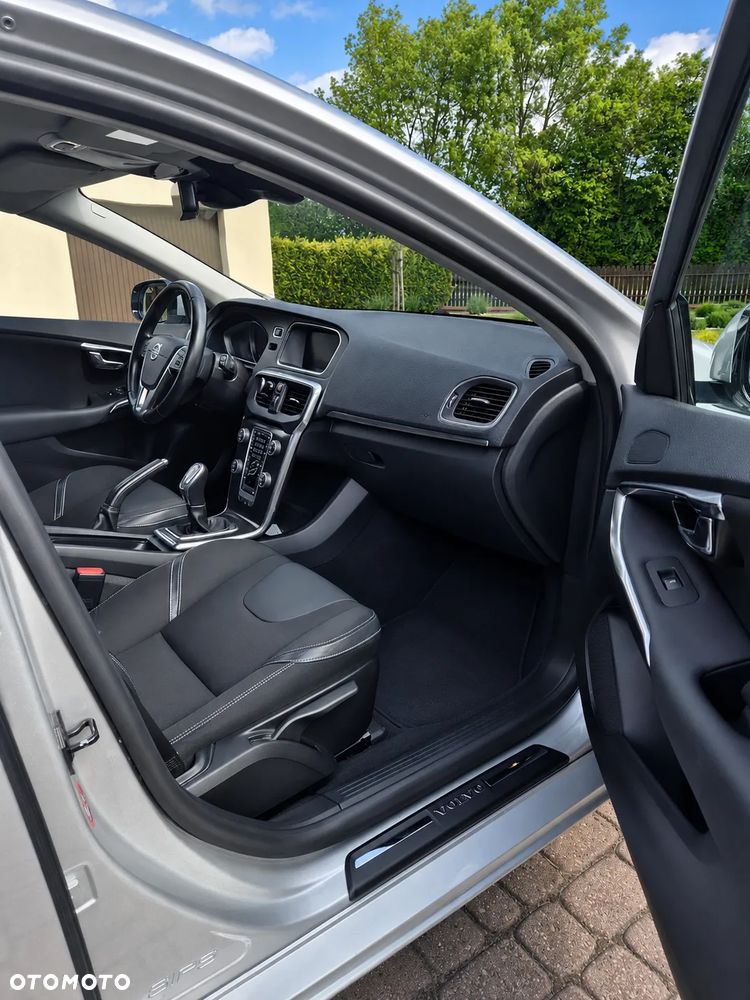 Volvo V40 D2 Momentum - 13