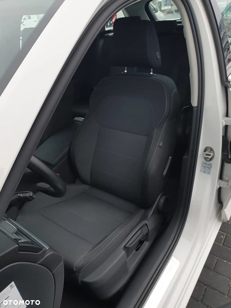 Skoda Superb 2.0 TDI Ambition DSG - 35