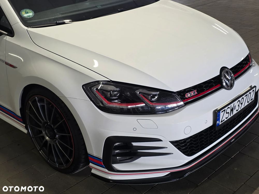 Volkswagen Golf - 3