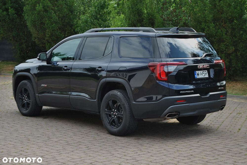 GMC Acadia - 4
